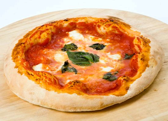 Authentic neapolitan pizza margherita recipe video