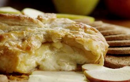 Baked brie in pastry puff recipe