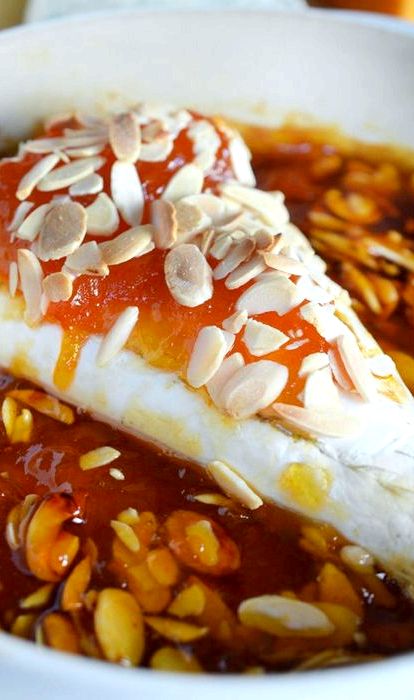 Baked brie with apricot jam and almonds recipe
