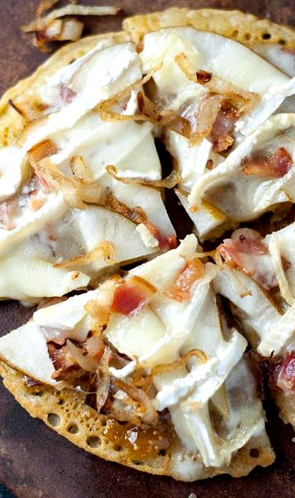 Brie pear caramelized onion pizza recipe