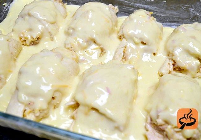 Crescent roll recipe with chicken and cream of chicken