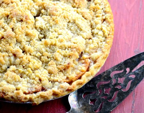 apple crumb pie with canned filling