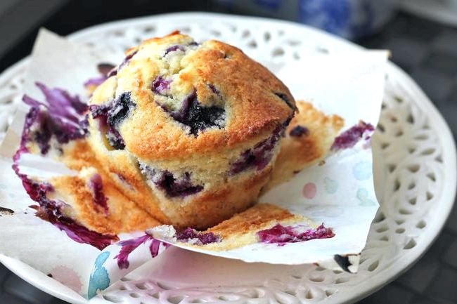 Moist blueberry muffin recipe with yogurt