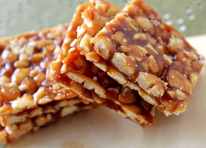 Peanut gajak recipe in hindi Peanut gajak recipe in hindi