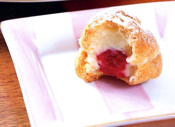 Profiteroles vanilla custard filling recipe Profiteroles vanilla custard filling recipe