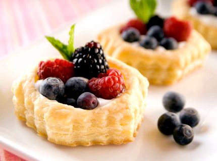 Puff pastry berry tart recipe