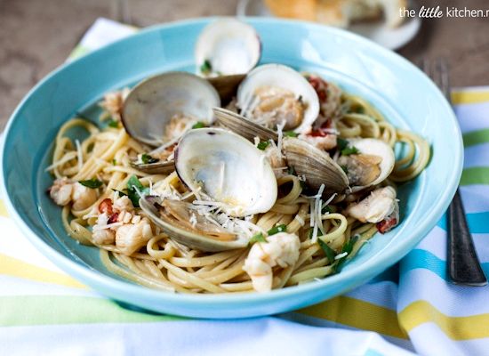 Recipe for seafood pasta with white sauce