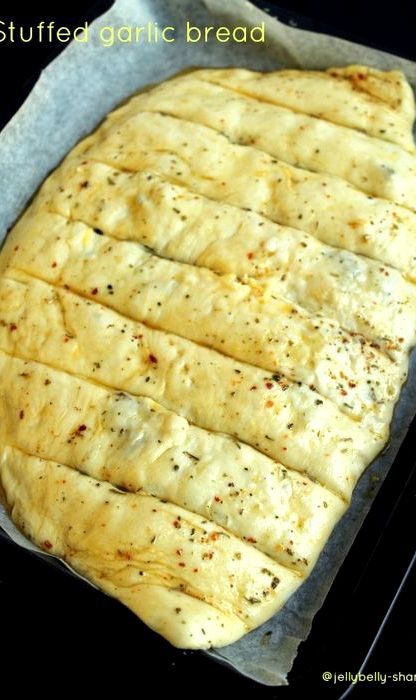 Recipe garlic bread from scratch