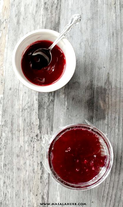 Red currant jelly recipe with herbs