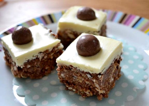 Rocky road recipe with maltesers cheesecake