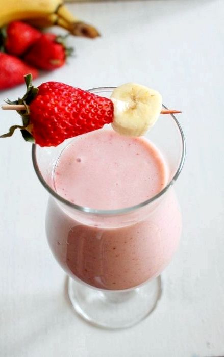 Strawberry milkshake recipe with ice cream and milk