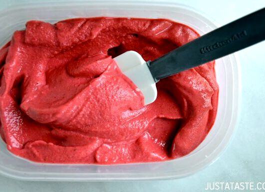 Strawberry raspberry frozen yogurt recipe