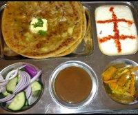 Aloo paratha recipe in hindi nisha madhulika kitchen