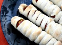 Breadstick mummy dogs recipe for halloween