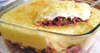 Escondidinho de macaxeira com carne seca recipe
