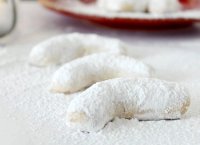 Kourabiedes recipe with ouzo drink