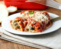 Manicotti recipe with spinach and sausage