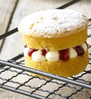 Mini victoria sponge cakes recipe
