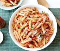 Pasta with pesto and tomatoes recipe