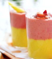 Recipe for fruit smoothie with milk