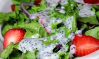 Recipe for green salad with strawberries