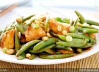 Sichuan-style chicken with peanuts recipe