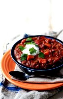 Slow cooker vegetarian quinoa chili recipe
