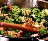 Tender stir-fry pork and broccoli recipe
