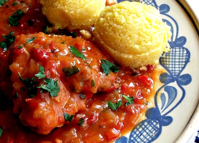 Tochitura de pui cu mamaliga recipe Tochitura de pui cu mamaliga recipe